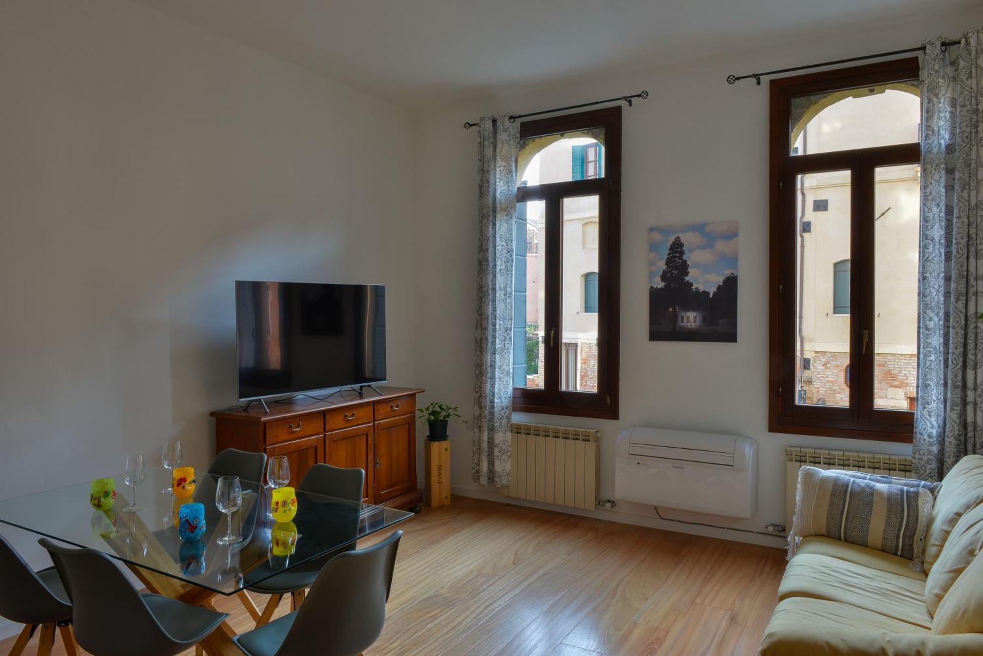 Ca' Dino - Canal View Apartamento