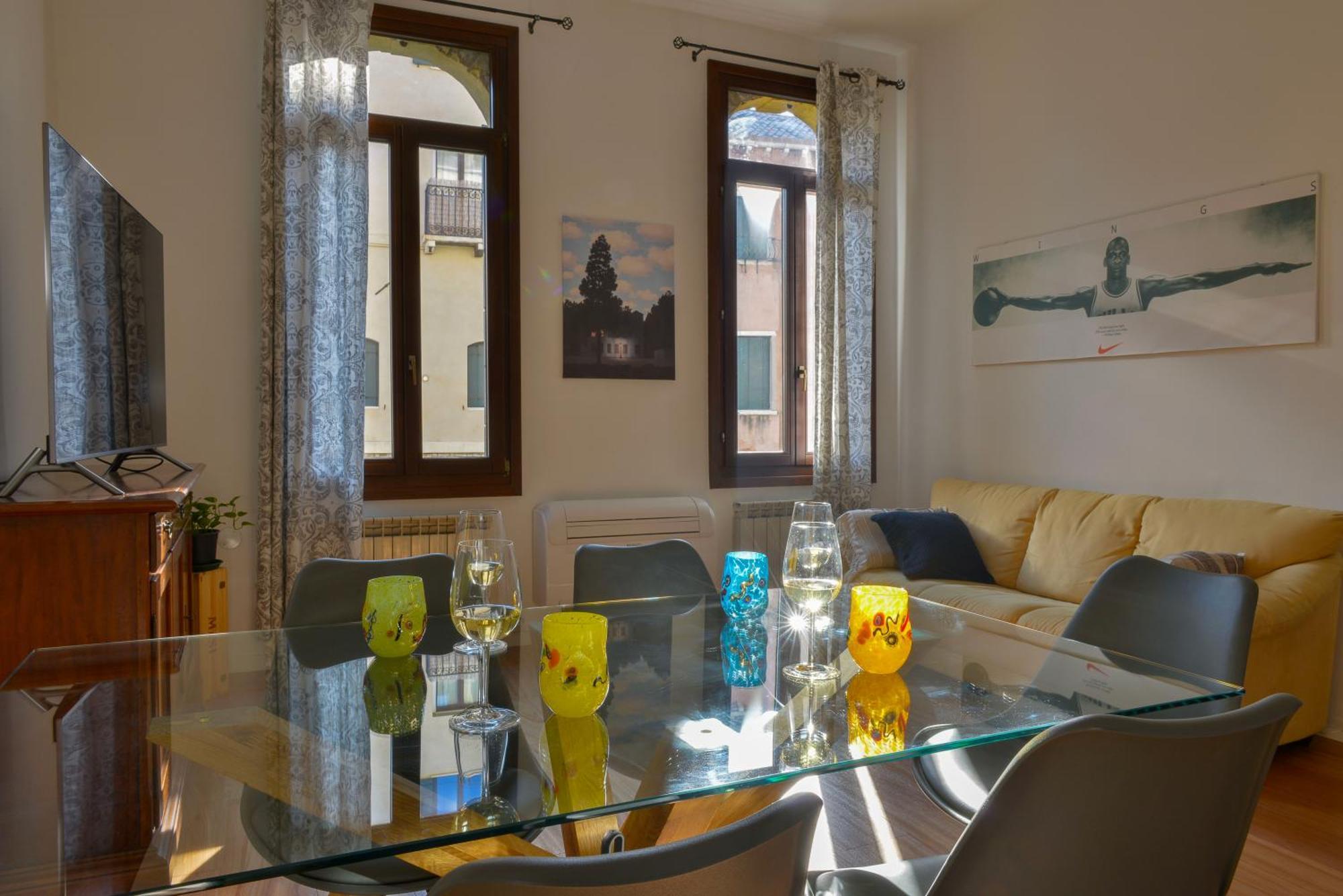 Ca' Dino - Canal View Apartamento