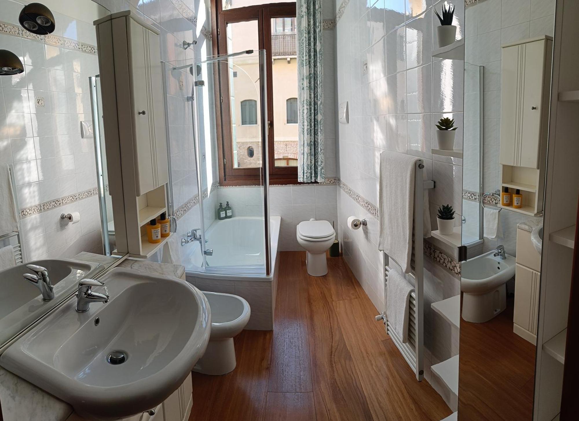 Ca' Dino - Canal View Apartamento Venecia